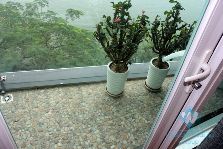 Nice lake view apartment for lease in Tay Ho district, Hanoi